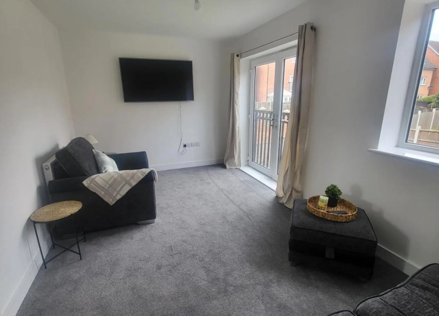 New Build 3-Bed In Rotherham Fast Wifi, Garden & Driveway Ferienhaus